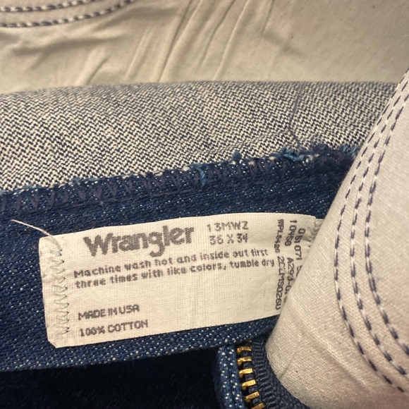 Men’s Wrangler jeans - Picture 4 of 5